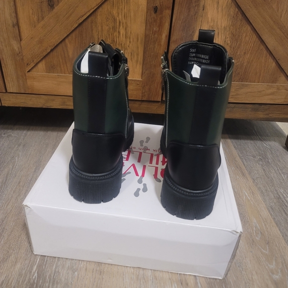 Olivia Miller Boots - Picture 5 of 7